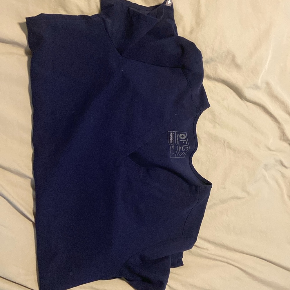 Navy figs scrub